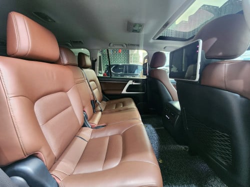 Land Cruiser 2019 VIP Executive Lounge