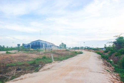 Land for sale(near M.C.C canal) near National Road 3