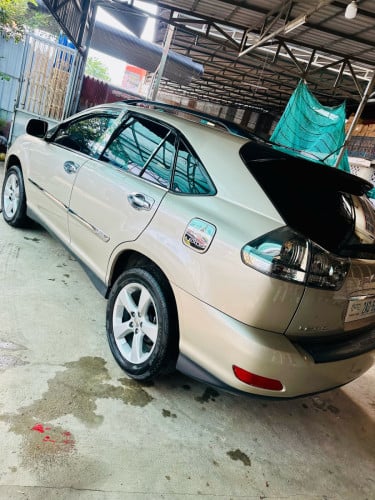 Lexues330ឆ្នាំ04full options ឡានស្អាតអត់បុកអត់ប៉ះ ឡានថ្មីណាស់(ទីតាំងបាត់ដំបង)