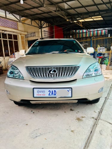 Lexues330ឆ្នាំ04full options ឡានស្អាតអត់បុកអត់ប៉ះ ឡានថ្មីណាស់(ទីតាំងបាត់ដំបង)