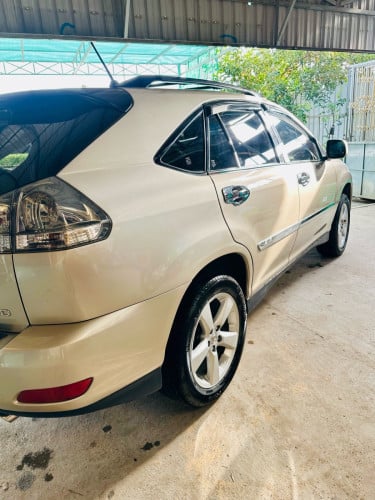Lexues330ឆ្នាំ04full options ឡានស្អាតអត់បុកអត់ប៉ះ ឡានថ្មីណាស់(ទីតាំងបាត់ដំបង)