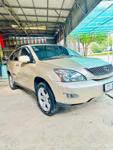 Lexues330ឆ្នាំ04full options ឡានស្អាតអត់បុកអត់ប៉ះ ឡានថ្មីណាស់(ទីតាំងបាត់ដំបង)
