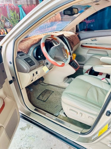 Lexues330ឆ្នាំ04full options ឡានស្អាតអត់បុកអត់ប៉ះ ឡានថ្មីណាស់(ទីតាំងបាត់ដំបង)