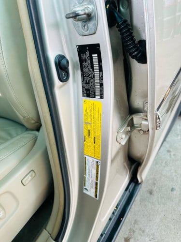 Lexues330ឆ្នាំ04full options ឡានស្អាតអត់បុកអត់ប៉ះ ឡានថ្មីណាស់(ទីតាំងបាត់ដំបង)