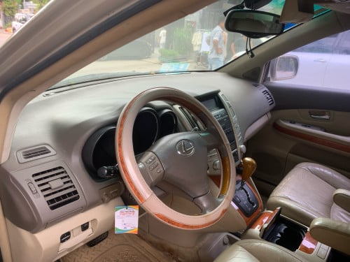 Lexus 330