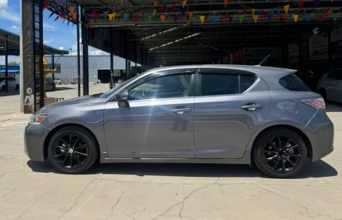 Lexus CT200H 2012	FULL PREMIUM សន្លឹកពន្ធ តម្លៃលក់ 19,500$