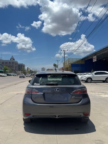Lexus CT200H 2012	FULL PREMIUM សន្លឹកពន្ធ តម្លៃលក់ 19,500$