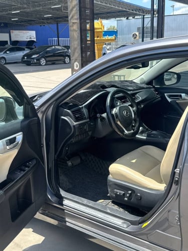Lexus CT200H 2012	FULL PREMIUM សន្លឹកពន្ធ តម្លៃលក់ 19,500$
