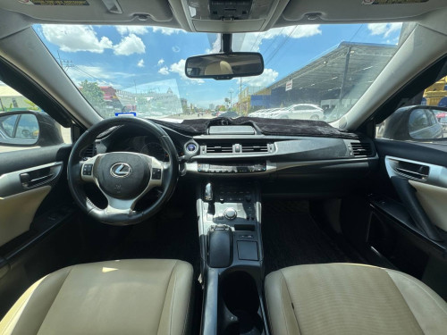 Lexus CT200H 2012	FULL PREMIUM សន្លឹកពន្ធ តម្លៃលក់ 19,500$