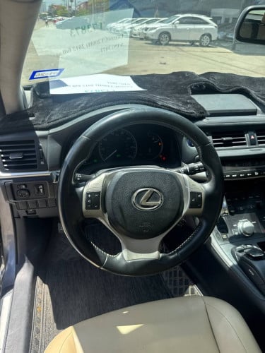 Lexus CT200H 2012	FULL PREMIUM សន្លឹកពន្ធ តម្លៃលក់ 19,500$