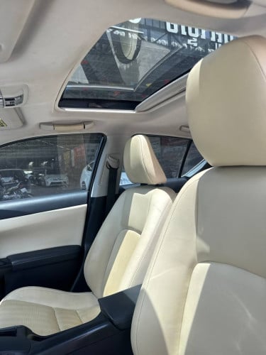 Lexus CT200H 2012	FULL PREMIUM សន្លឹកពន្ធ តម្លៃលក់ 19,500$