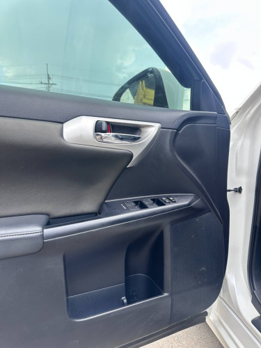 Lexus CT200H 2012	FULL PREMIUM សន្លឹកពន្ធ តម្លៃលក់ 20,500$
