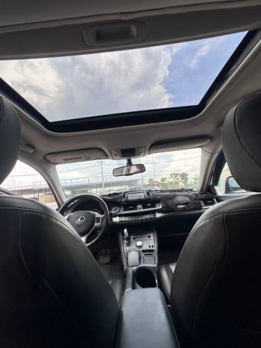 Lexus CT200H 2012	FULL PREMIUM សន្លឹកពន្ធ តម្លៃលក់ 20,500$