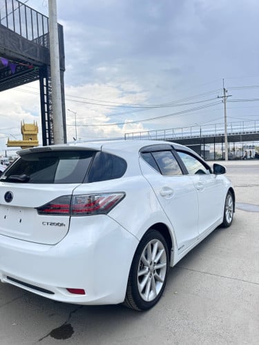 Lexus CT200H 2012	FULL PREMIUM សន្លឹកពន្ធ តម្លៃលក់ 20,500$