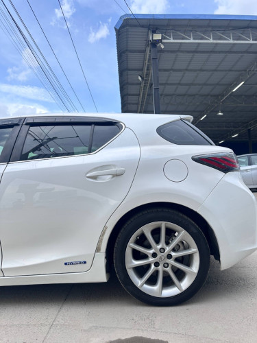 Lexus CT200H 2012	FULL PREMIUM សន្លឹកពន្ធ តម្លៃលក់ 20,500$