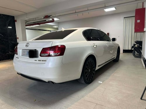 Lexus GS300 Full ប៉ុង២ ម្ចាស់ផ្ទាល់ ម៉ាស្អាត ទិញភ្លាមជិះម៉ង