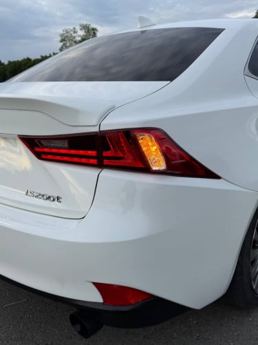 Lexus IS200T 2016 F sport ( ក្រដាសពន្ធ​ )