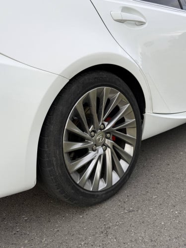 Lexus IS200T 2016 F sport ( ក្រដាសពន្ធ​ )