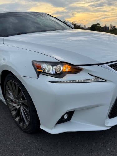 Lexus IS200T 2016 F sport ( ក្រដាសពន្ធ​ )