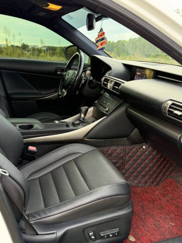 Lexus IS200T 2016 F sport ( ក្រដាសពន្ធ​ )