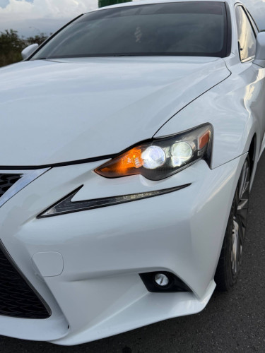 Lexus IS200T 2016 F sport ( ក្រដាសពន្ធ​ )