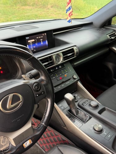 Lexus IS200T 2016 F sport ( ក្រដាសពន្ធ​ )