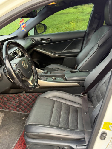 Lexus IS200T 2016 F sport ( ក្រដាសពន្ធ​ )