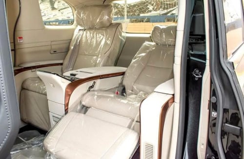 Lexus LM350h VIP seats