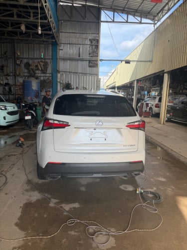 Lexus Nx200t ឆ្នាំ2015 ក្រដាសពន្ធ ឡានថ្មីថ្នាំសិនមួយជុំ