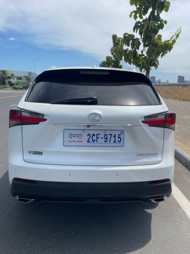 LEXUS NX200t F-SPORT ម្ចាស់ដើម ចង់លក់