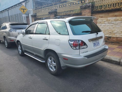 Lexus RX300 ឆ្នាំ02 ប៉ុង1 អូតូឆែកមូលតាល់