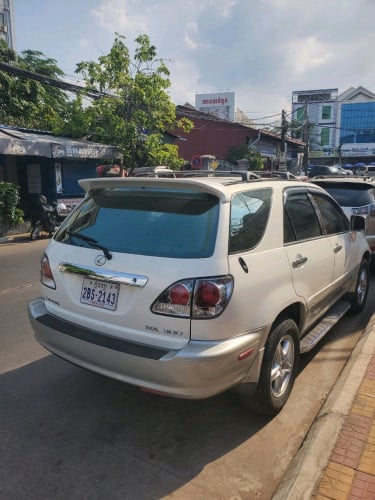 Lexus RX300 ឆ្នាំ02 ប៉ុង1 អូតូឆែកមូលតាល់