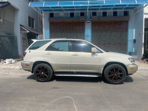 Lexus RX300 1999 ប៉ុង1