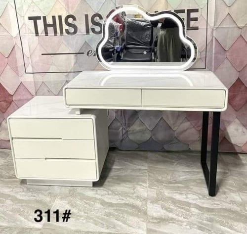 Make up table set