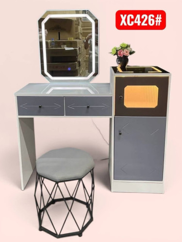 Makeup table set