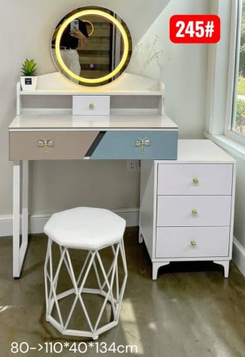 Makeup table set