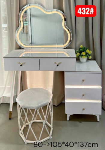 Makeup table set