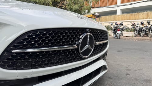 Mercedes-Benz C300 2022 AMG ឡានអាមេរិក 4មុឺនmile