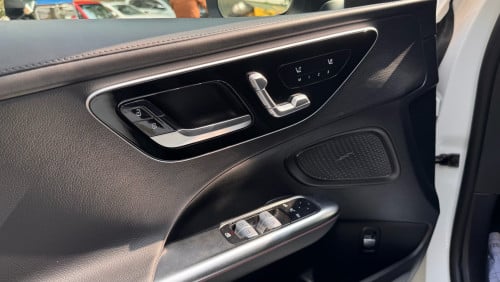Mercedes-Benz C300 2022 AMG ឡានអាមេរិក 4មុឺនmile