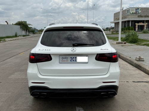 Mercedes Benz GLC-300 2016 ក្នុងខ្មៅ ម្ចាស់ដេីមទី1