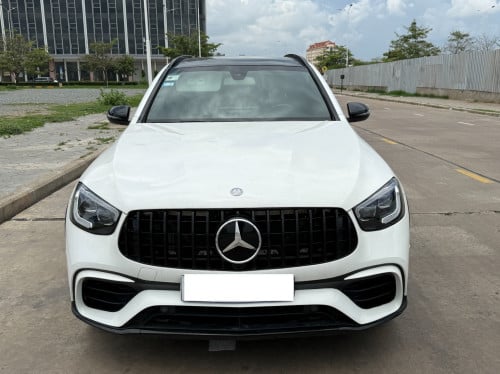 Mercedes Benz GLC-300 2016 ក្នុងខ្មៅ ម្ចាស់ដេីមទី1