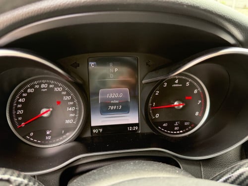 Mercedes Benz GLC-300 2016 ក្នុងខ្មៅ ម្ចាស់ដេីមទី1