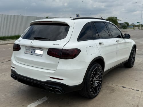 Mercedes Benz GLC-300 2016 ក្នុងខ្មៅ ម្ចាស់ដេីមទី1