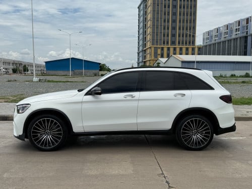 Mercedes Benz GLC-300 2016 ក្នុងខ្មៅ ម្ចាស់ដេីមទី1