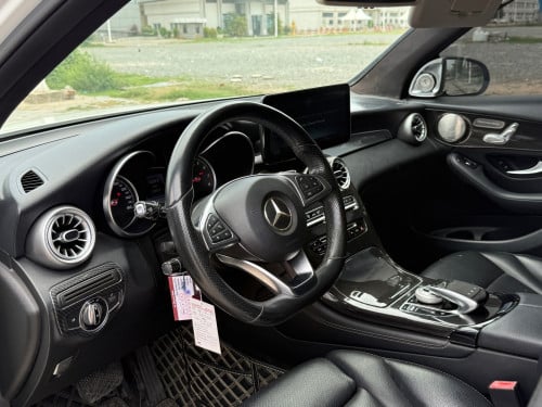Mercedes Benz GLC-300 2016 ក្នុងខ្មៅ ម្ចាស់ដេីមទី1
