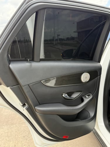 Mercedes Benz GLC-300 2016 ក្នុងខ្មៅ ម្ចាស់ដេីមទី1