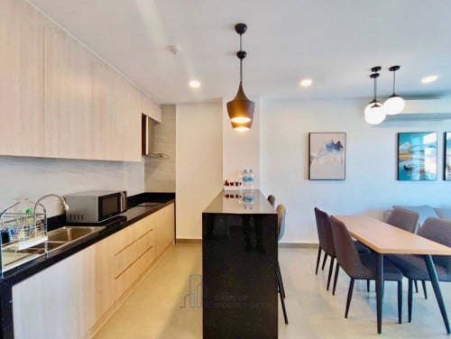 Modern 2-Bedroom Serviced Apartment in Toul Tom Poung Area (Russian Market)