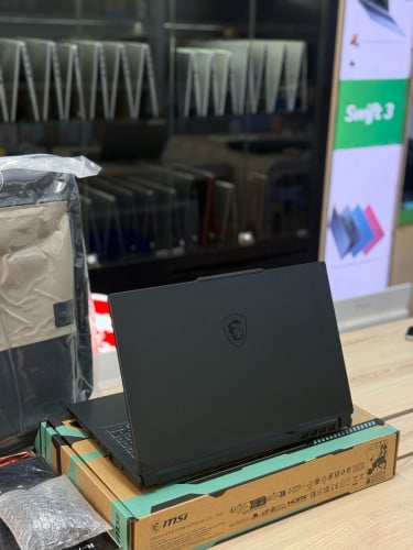 MSI Cyborg 15 i7-13t 16G-512G  Black Edition