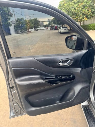 Navara 2015 អូតូ កាប់ពីតាស់ឆ្វេងកែ 21500$