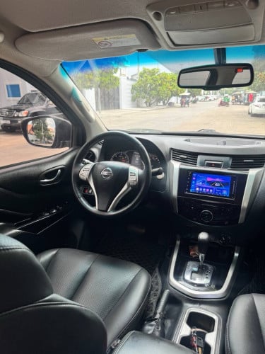 Navara 2015 អូតូ កាប់ពីតាស់ឆ្វេងកែ 21500$